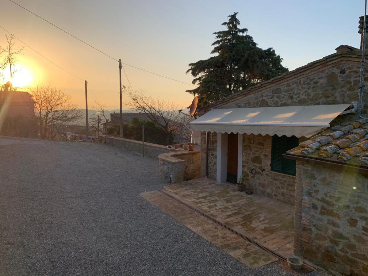 Casa Vacanze Elisabetta มอนตาลชิโน ภายนอก รูปภาพ