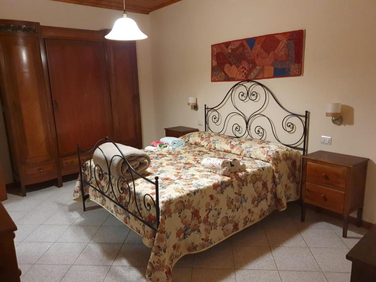 Casa Vacanze Elisabetta มอนตาลชิโน ภายนอก รูปภาพ